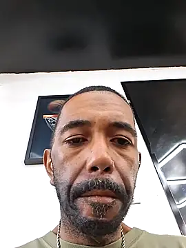 Willybigcock1981 online show from April 10, 2026, 9:11 pm