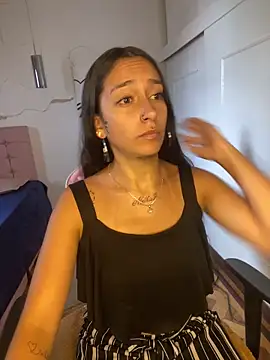 DulceLatinaxo online show from June 1, 2026, 8:41 pm