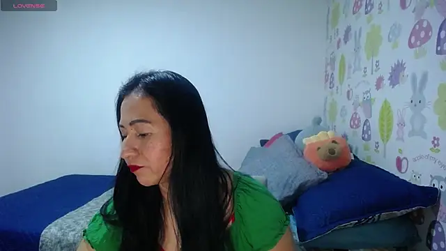 Tyna b online show from June 25, 2026, 6:57 pm