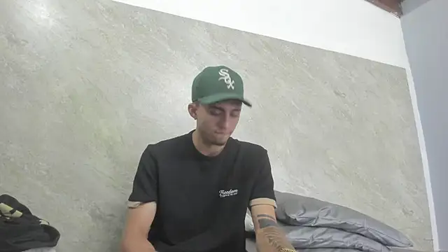 Snapshot of James-06 chatting on April 11, 2026, 11:58 am James-06 online show from April 11, 2026, 11:58 am