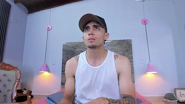 Snapshot of James-06 chatting on April 12, 2026, 11:46 am James-06 online show from April 12, 2026, 11:46 am