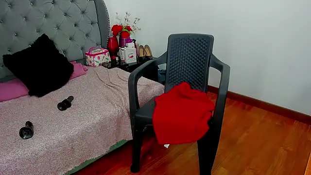 evelott allenx online show from May 19, 2026, 1:56 am