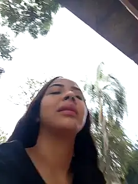 Sexy cloee outdoors online show from April 8, 2026, 9:49 pm