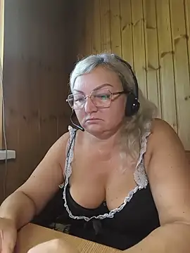 Snapshot of White-Chocolatte chatting on July 15, 2026, 6:53 am White-Chocolatte online show from July 15, 2026, 6:53 am