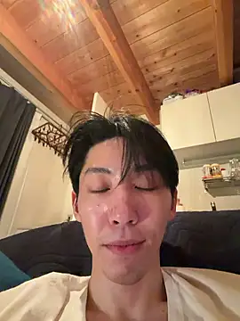 Snapshot of akty233 chatting on April 7, 2026, 11:56 am akty233 online show from April 7, 2026, 11:56 am