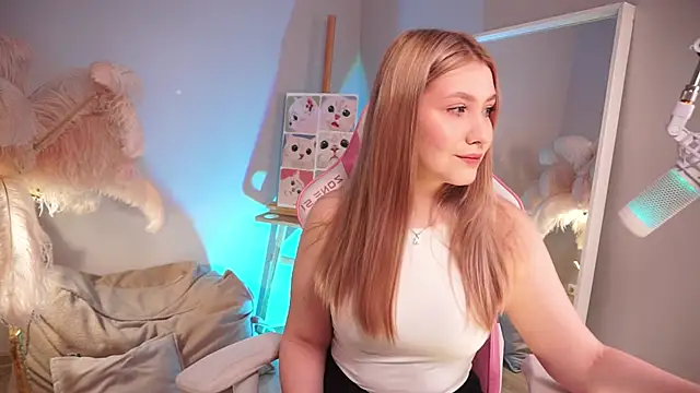 Emilicious online show from April 16, 2026, 5:30 am