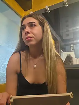 AylinRosee online show from July 13, 2026, 3:39 am