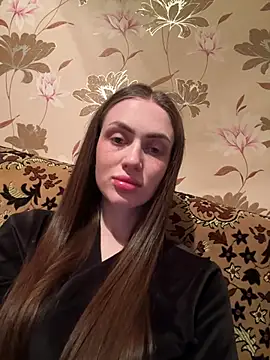 AlinaLove3213 online show from April 20, 2026, 6:20 pm