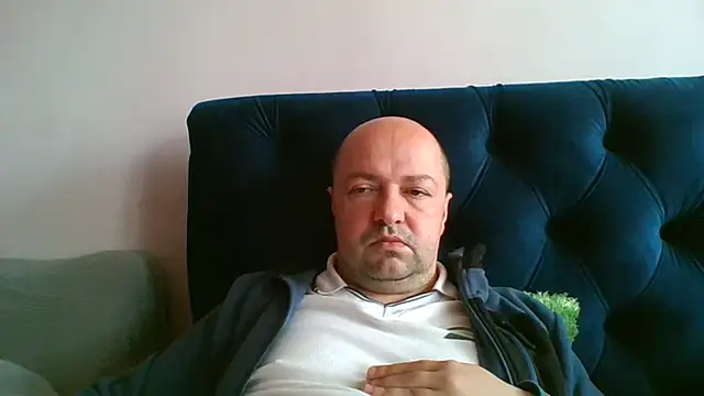 Snapshot of Luceriusbigass chatting on May 16, 2026, 6:34 am Luceriusbigass online show from May 16, 2026, 6:34 am