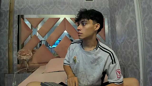 danii rivas online show from April 13, 2026, 10:19 am