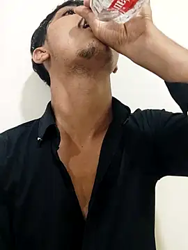 ROMEO JULIET0022 online show from April 14, 2026, 8:25 pm