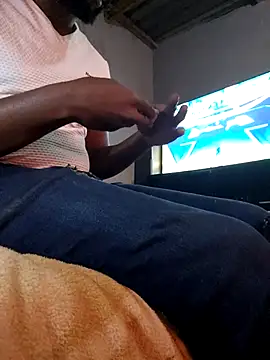 Snapshot of Ysae37 chatting on April 15, 2026, 10:21 am Ysae37 online show from April 15, 2026, 10:21 am