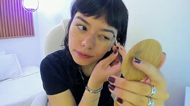 Snapshot of ghostmila chatting on April 16, 2026, 12:39 pm ghostmila online show from April 16, 2026, 12:39 pm