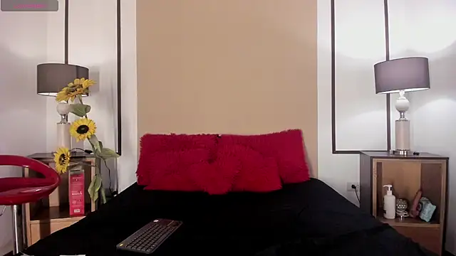 NatashaLuxy online show from June 23, 2026, 7:45 pm