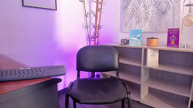 NatashaLuxy online show from July 18, 2026, 8:06 pm