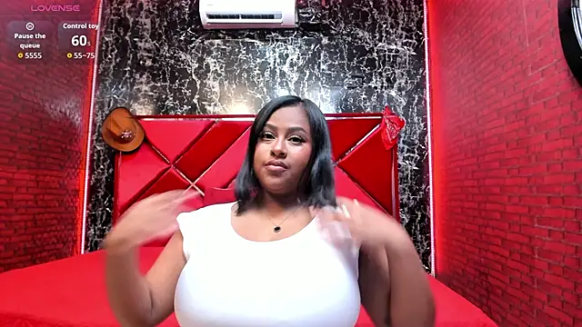 Snapshot of Luu_Adams chatting on April 16, 2026, 7:25 pm Luu Adams online show from April 16, 2026, 7:25 pm