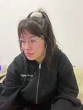 cherryxxox online show from May 14, 2026, 4:20 am