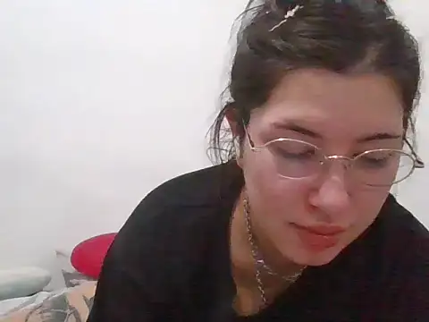 cherryxxox online show from April 23, 2026, 6:53 am