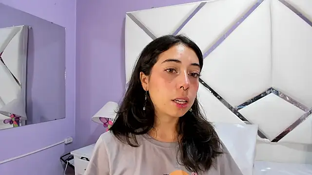 Samantha Walton online show from June 2, 2026, 8:09 pm
