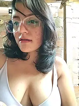 sienna elara online show from June 3, 2026, 2:33 pm