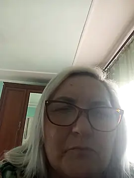 AureliaSky598 online show from May 10, 2026, 11:58 am