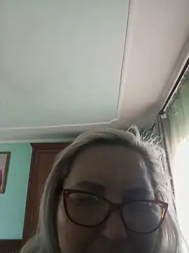 AureliaSky598 online show from May 19, 2026, 5:36 am