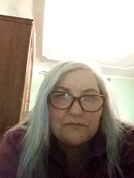 AureliaSky598 online show from April 18, 2026, 7:51 pm