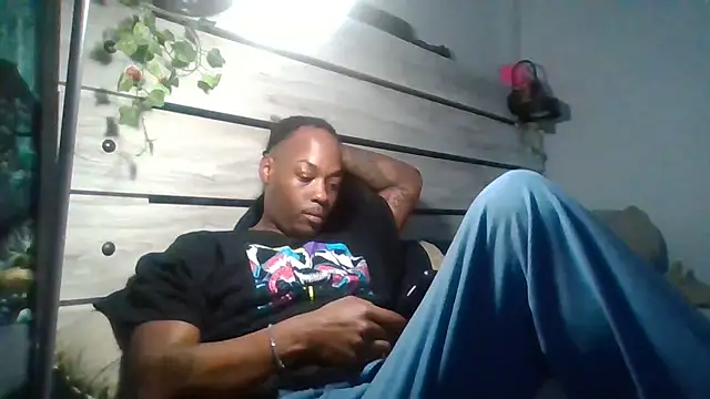 Snapshot of zdaddymm chatting on July 15, 2026, 12:50 am zdaddymm online show from July 15, 2026, 12:50 am