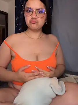 foxy gigi online show from April 21, 2026, 2:51 am