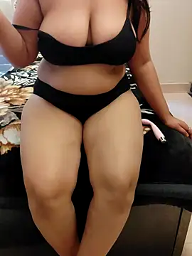 Snapshot of Aysha_69 chatting on April 9, 2026, 6:19 am Aysha 69 online show from April 9, 2026, 6:19 am