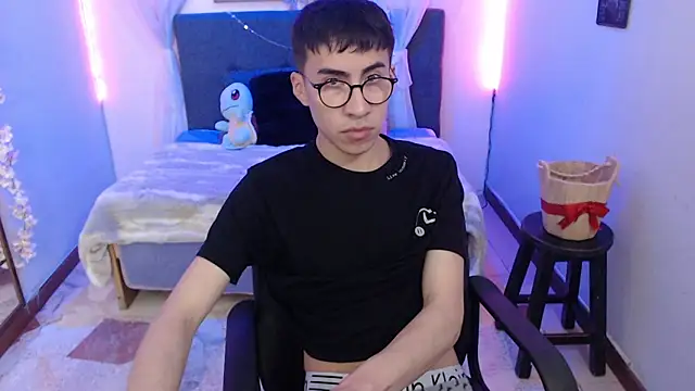 Snapshot of Andy_Norton chatting on April 15, 2026, 3:45 am Andy Norton online show from April 15, 2026, 3:45 am