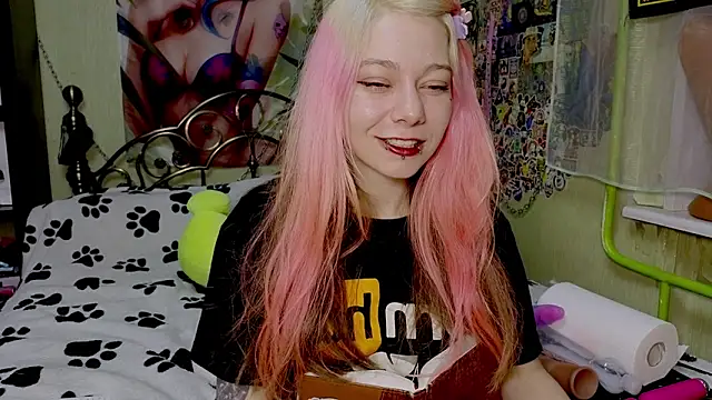 Sansarella online show from March 22, 2025, 5:09 pm