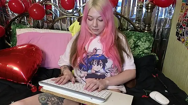 Sansarella online show from February 12, 2025, 7:24 pm