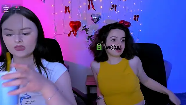 mia mooon  online show from May 15, 2026, 9:40 am