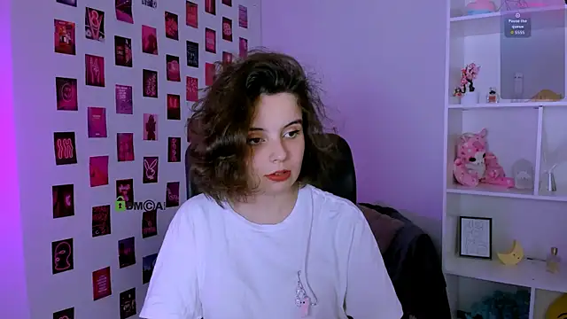 Snapshot of mia_mooon_ chatting on August 1, 2026, 8:45 am mia mooon online show from August 1, 2026, 8:45 am