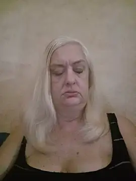 Snapshot of Julia20X chatting on July 19, 2026, 9:06 am Julia20X online show from July 19, 2026, 9:06 am