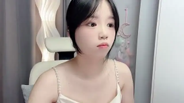 Xiaoqing00 online show from June 3, 2026, 5:19 am