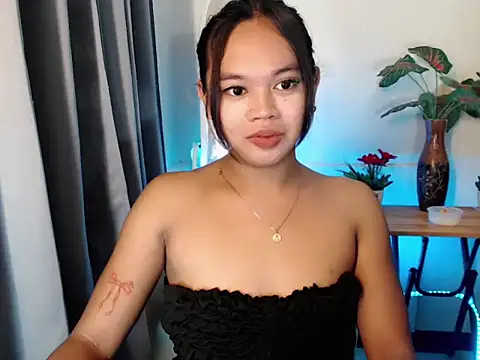 naomi scarlet online show from April 10, 2026, 5:31 pm