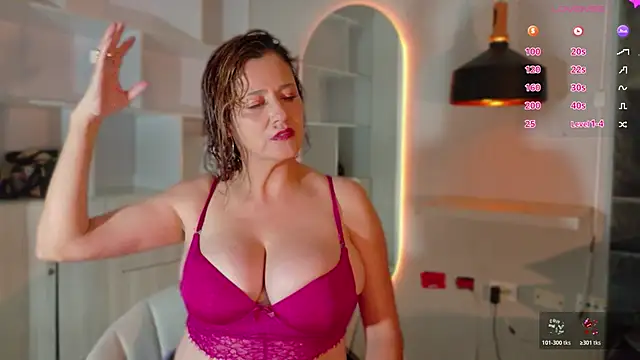 Adrianaa gold online show from June 3, 2026, 1:01 pm