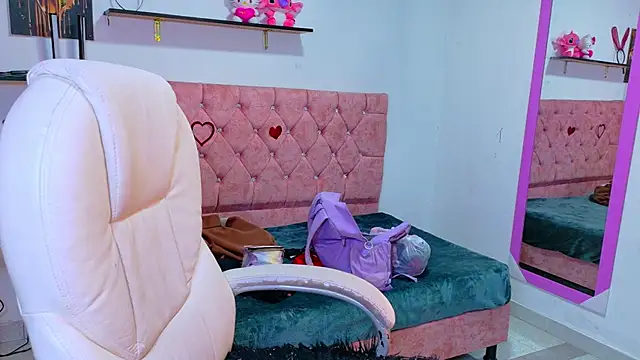 Snapshot of VelinaHoney chatting on August 1, 2026, 12:36 pm VelinaHoney online show from August 1, 2026, 12:36 pm