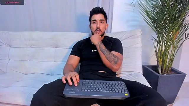 alangreek1 online show from July 5, 2026, 3:33 am