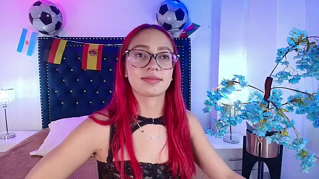 Snapshot of Amelie_adams chatting on July 19, 2026, 2:53 am Amelie adams online show from July 19, 2026, 2:53 am