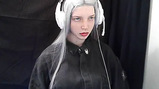 Snapshot of Crimson_Lady chatting on May 26, 2026, 6:06 pm Crimson Lady online show from May 26, 2026, 6:06 pm