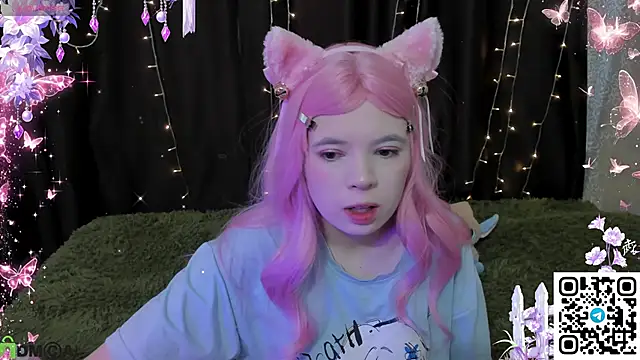 MisaRisaChan online show from April 13, 2026, 7:56 am