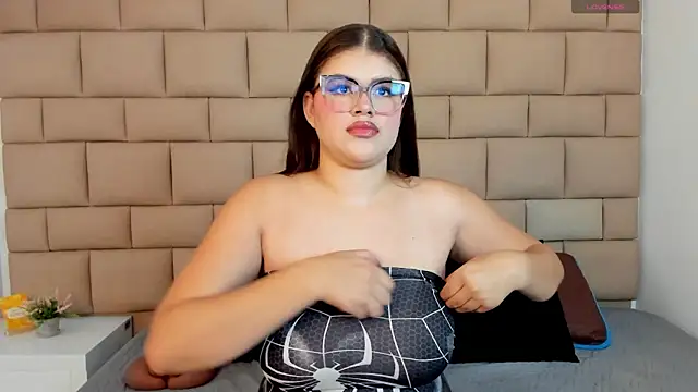 Snapshot of TifannyRosen chatting on July 19, 2026, 12:24 pm TifannyRosen online show from July 19, 2026, 12:24 pm