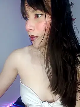 Snapshot of DarlingxX_ chatting on April 12, 2026, 1:42 am DarlingxX online show from April 12, 2026, 1:42 am