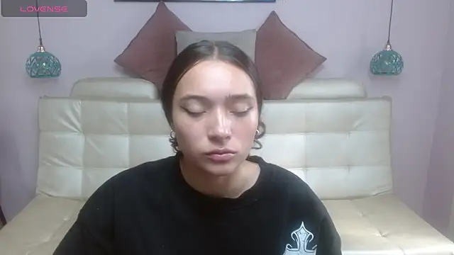 Marianne Cam online show from April 20, 2026, 1:45 pm