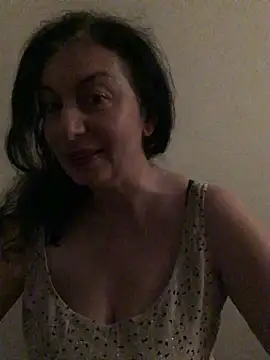 Lizzaa80 online show from May 4, 2026, 9:17 pm