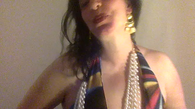 Lizzaa80 online show from May 10, 2026, 11:06 pm