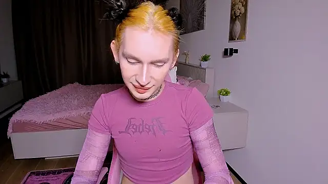 Mikaella Nicole online show from June 2, 2026, 8:42 pm